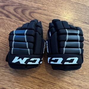 Little kid hockey gloves